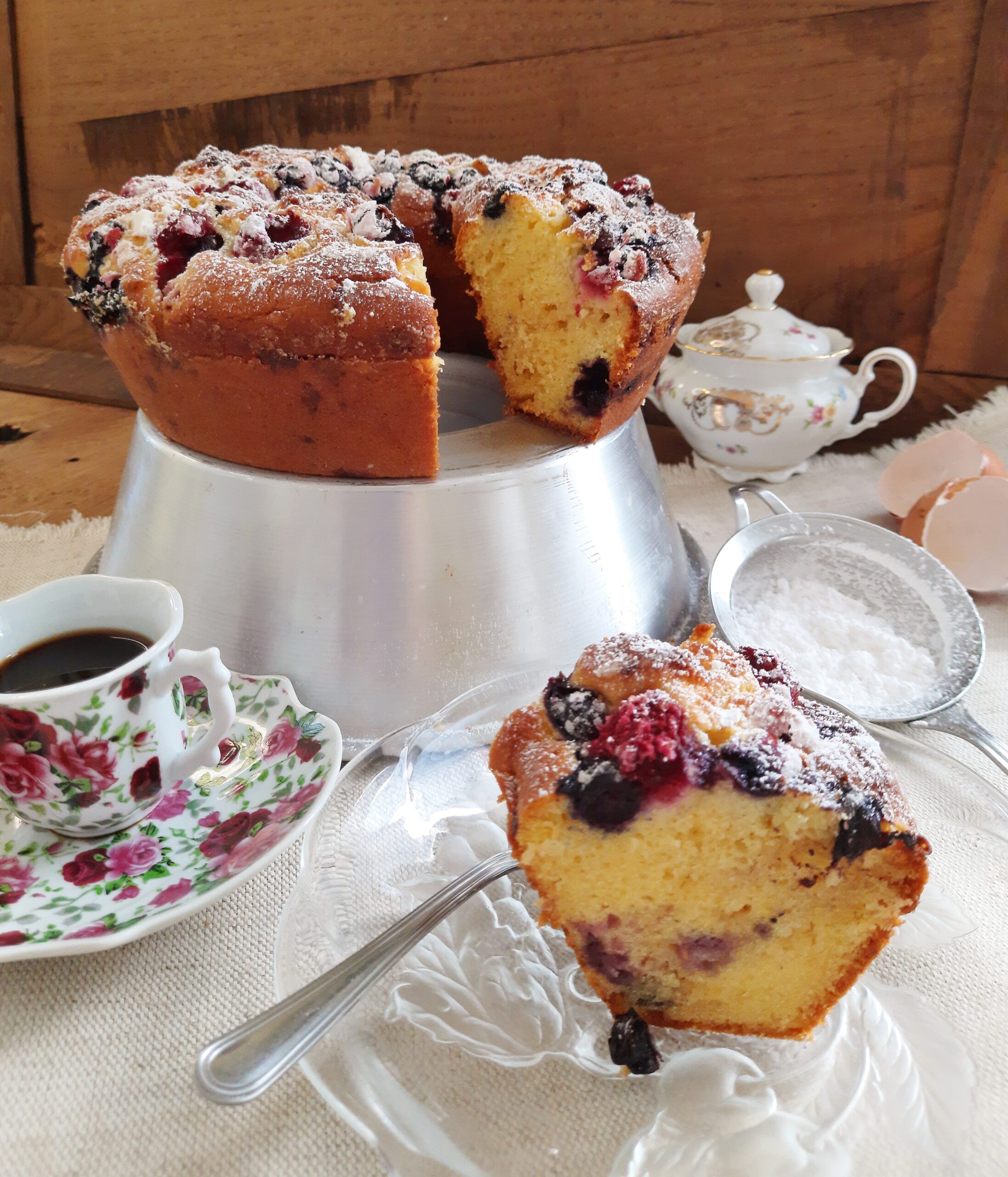 CIAMBELLONE AI FRUTTI DI BOSCO E MASCARPONE